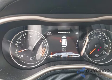 2015 Jeep Cherokee Limited z USA, uszkodzony, nr VIN 1C4PJMDS4FW718946